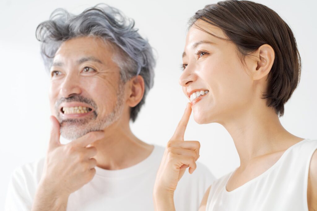 歯が綺麗な男女
