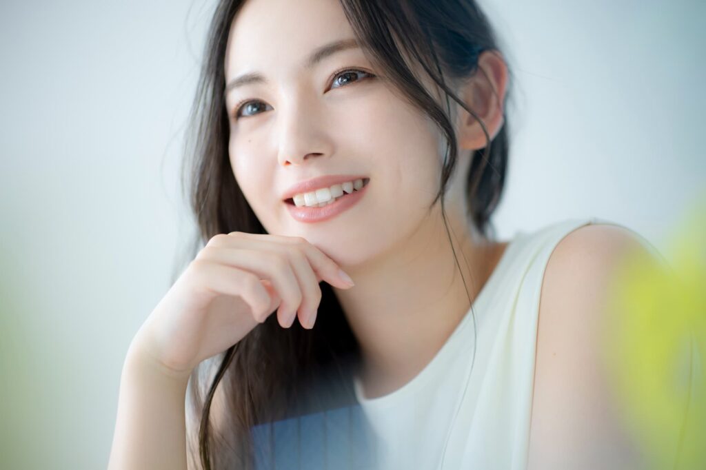 口元が綺麗な女性