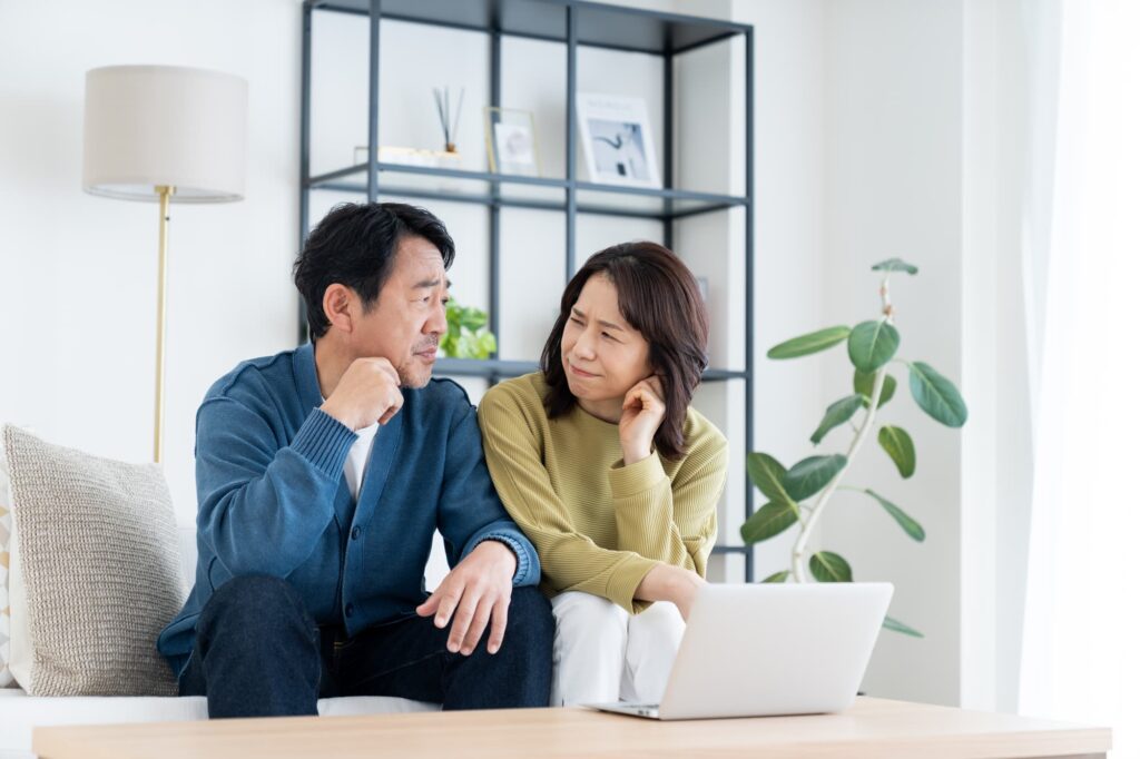 インプラントが痛くなったと話す夫婦