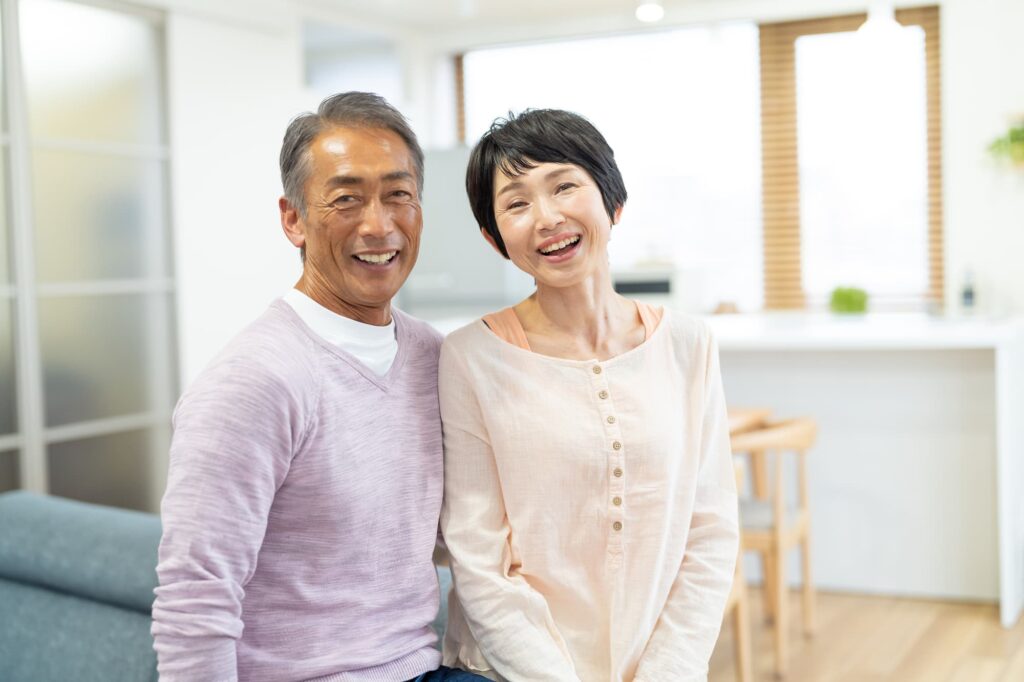 笑顔の夫婦