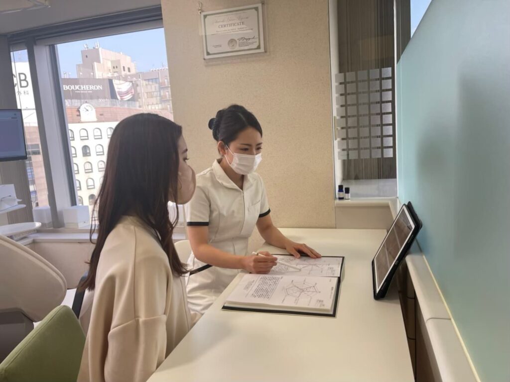 患者さまのお悩みを聞く様子